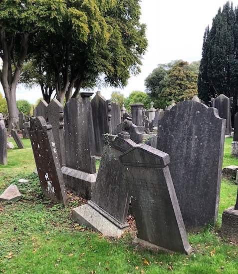 Image of crooked tombstones at Glasnevin Cemetery