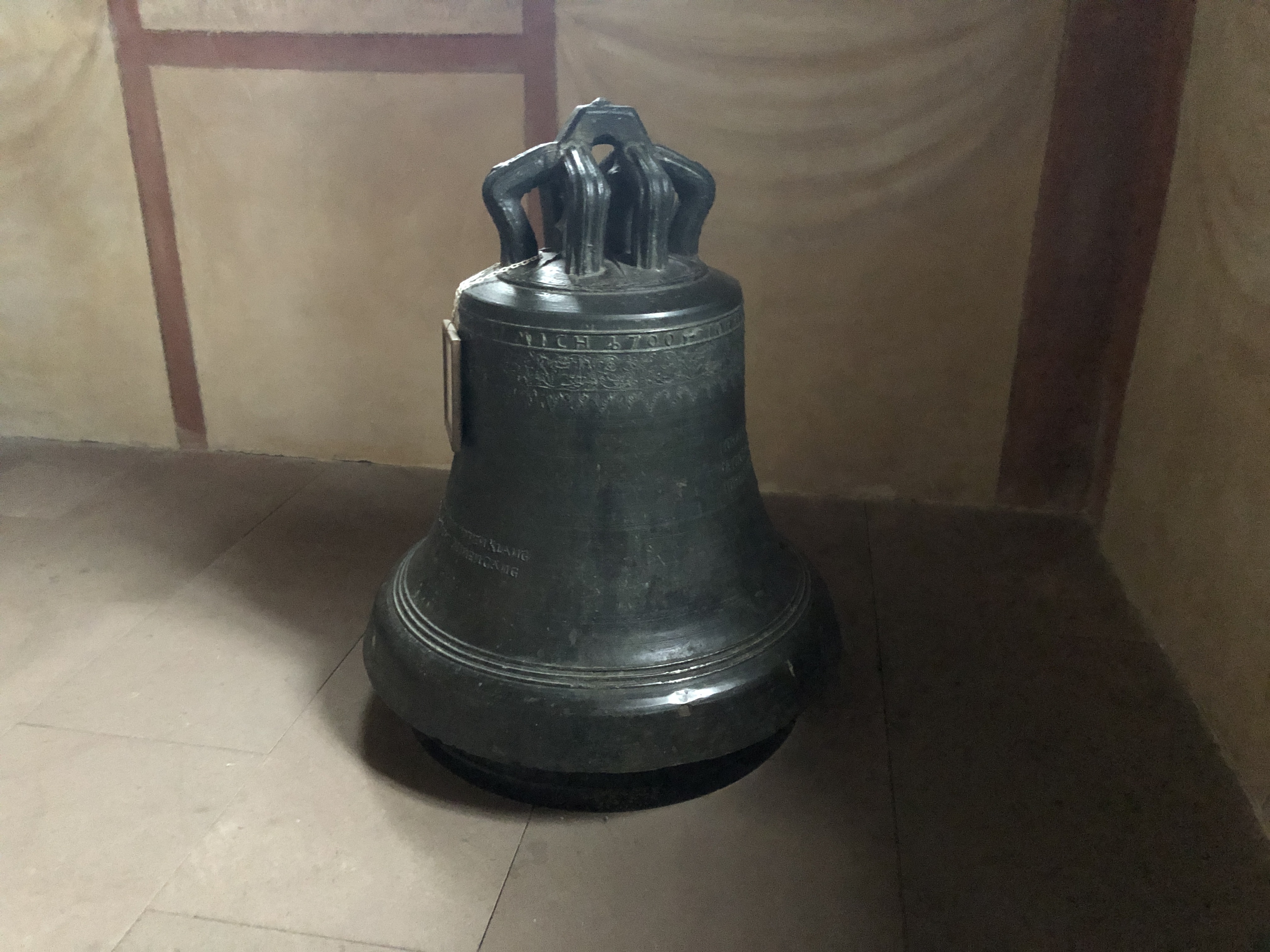 Image of a bell in Hunawhir, France